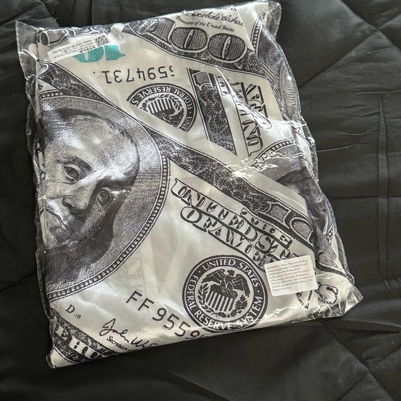 Money Robe - Picture 3 of 3